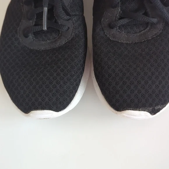 Nike shoes Size 3.5Y - Picture 2 of 9